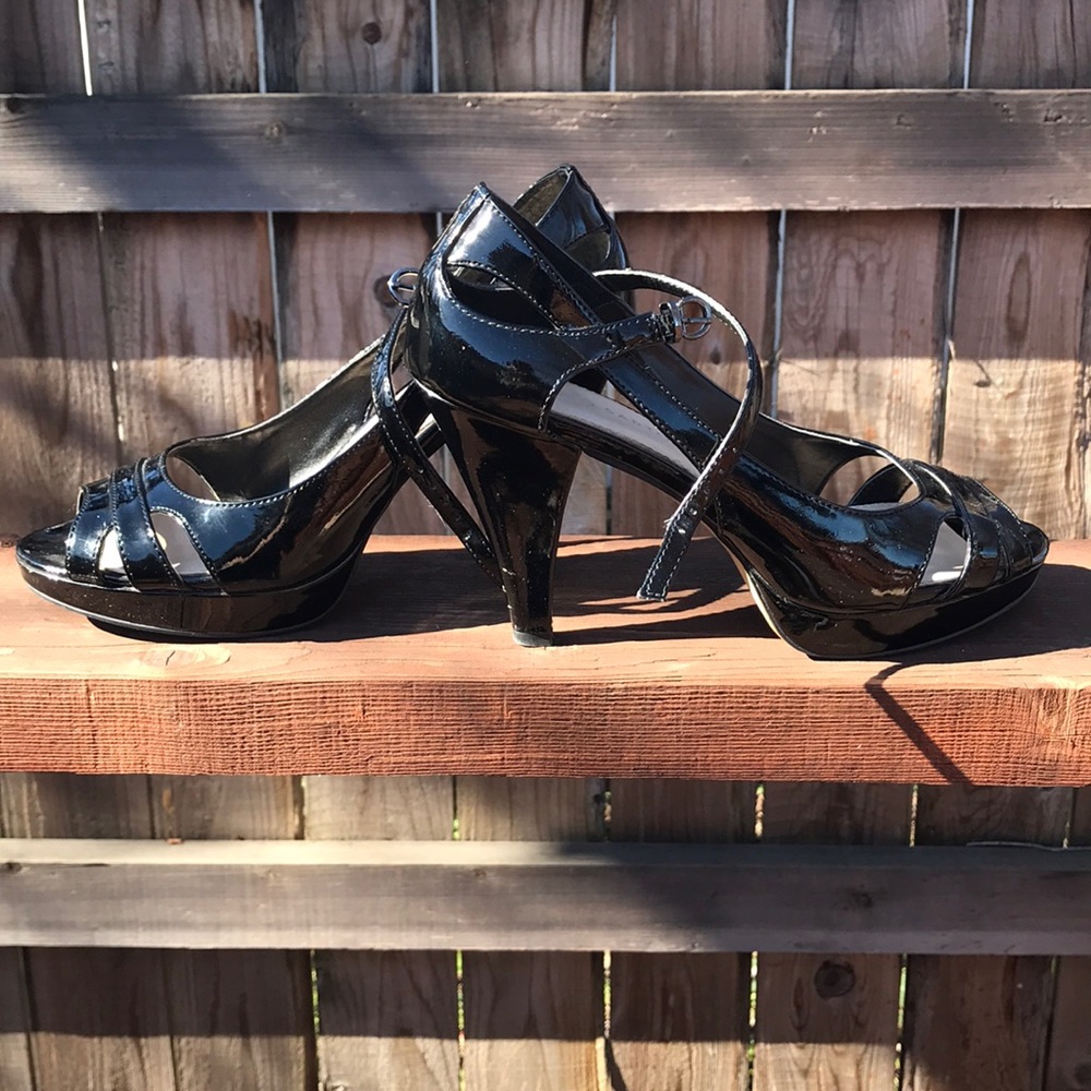 Franco Sarto open toed sandal pumps